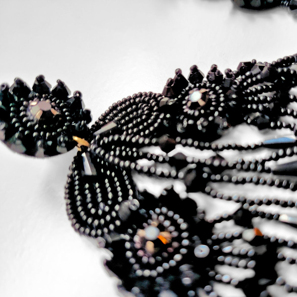 PENDIENTES FRIDA NEGRO