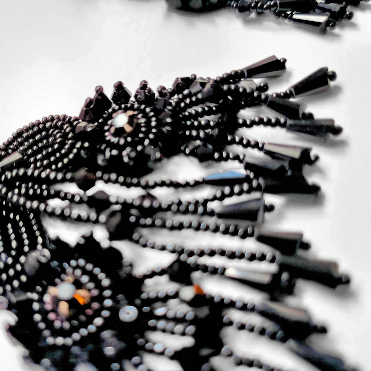 PENDIENTES FRIDA NEGRO