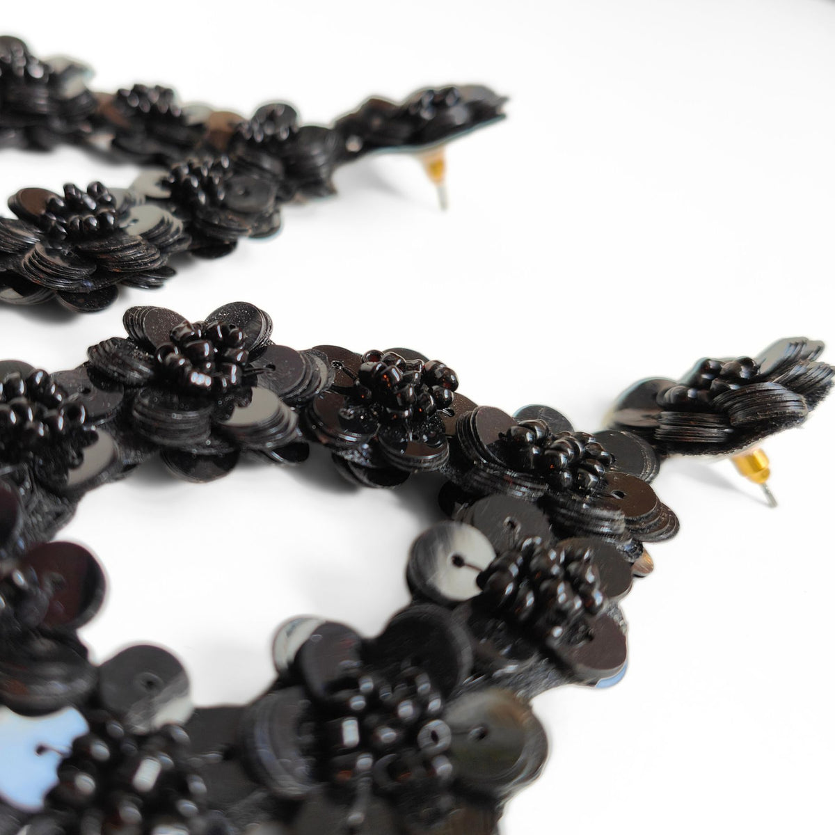 PENDIENTES GOYA NEGROS