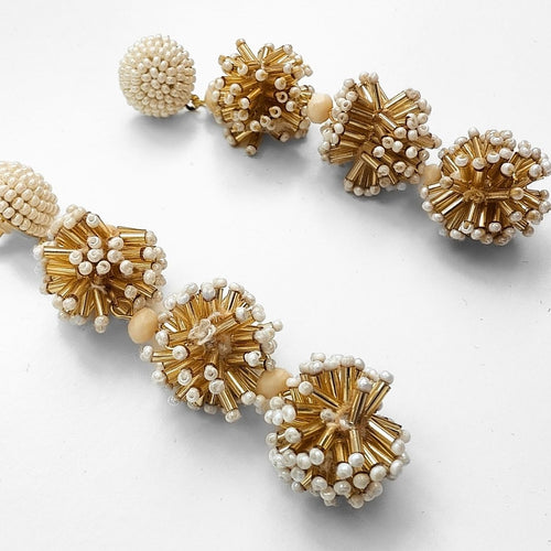 PENDIENTES POMPÓN BEIGE