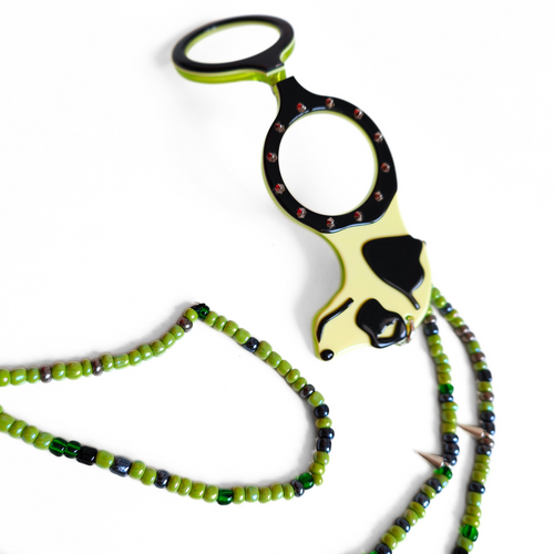 COLGANTE-GAFAS PERRO PUNK VERDE - EDICIÓN 15 AÑOS