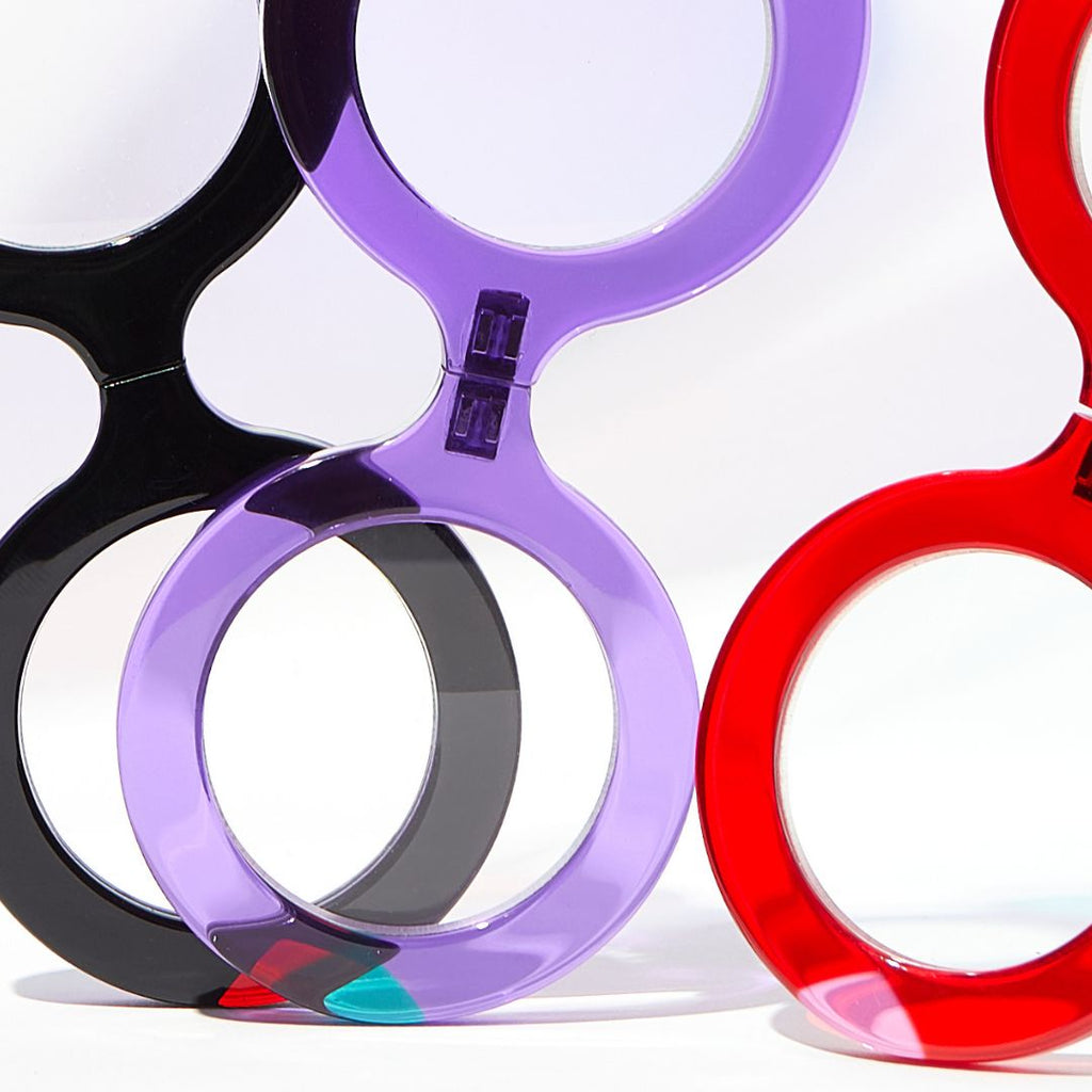 Detalle de la colección Corazón, en acetatos transparentes en bonitas combinaciones de colores